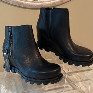 SOREL Joan if Artic Wedge III Zip size 8